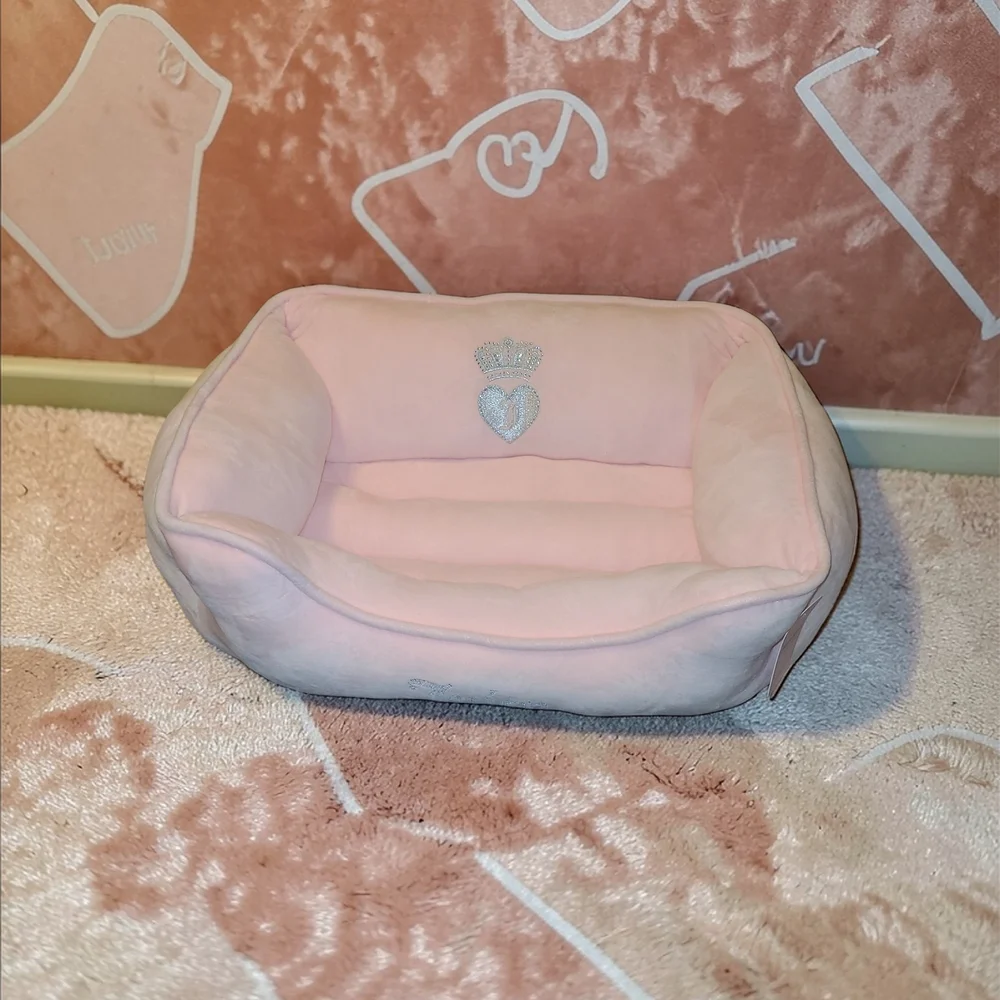 JUICY COUTURE Pink Pet Bed with Crown and Heart Design